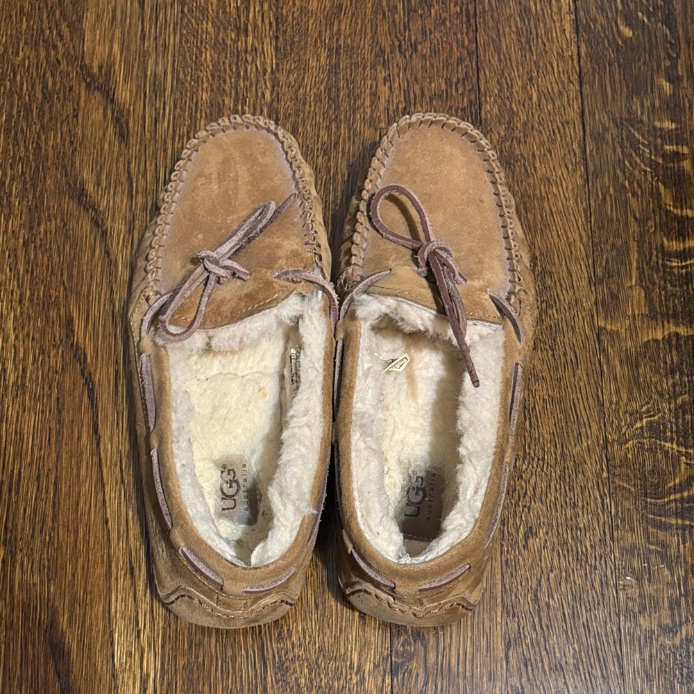 UGG Chestnut Suede Moccasins with Lace Bow women’s size 8